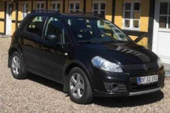 Sort Suzuki SX4 fra 2011
