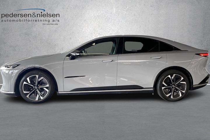 Grå Mazda 6e fra 2025