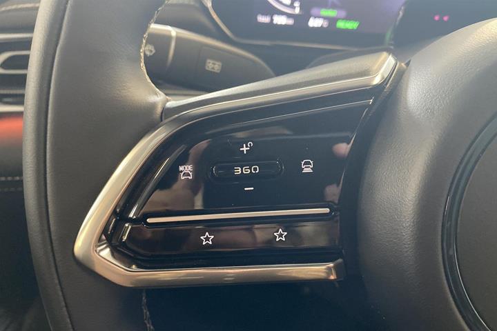 Grå Mazda 6e fra 2025