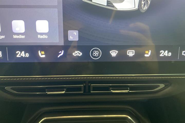 Grå Mazda 6e fra 2025