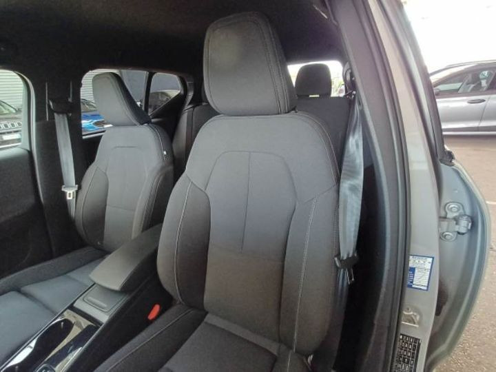 Hvid Volvo XC40 fra 2023