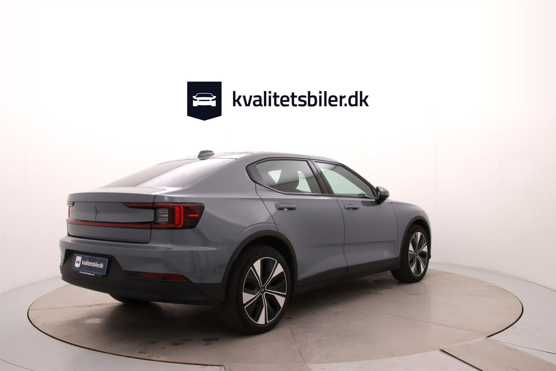 Grå Polestar 2 fra 2023
