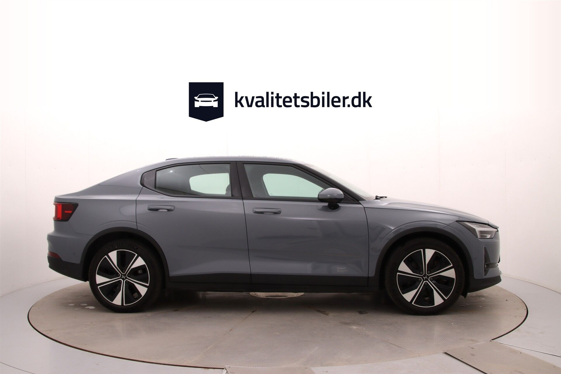 Grå Polestar 2 fra 2023