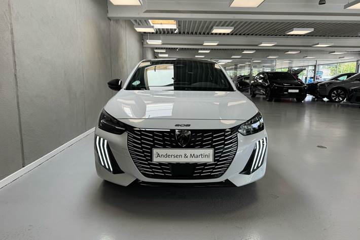 Hvid Peugeot e-208 fra 2026