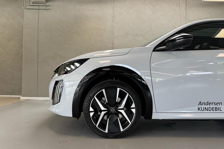 Hvid Peugeot e-208 fra 2026