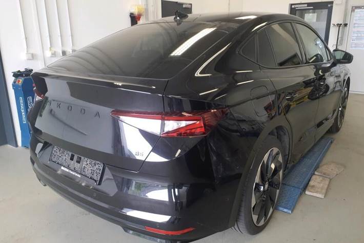 Sort Skoda Enyaq fra 2024