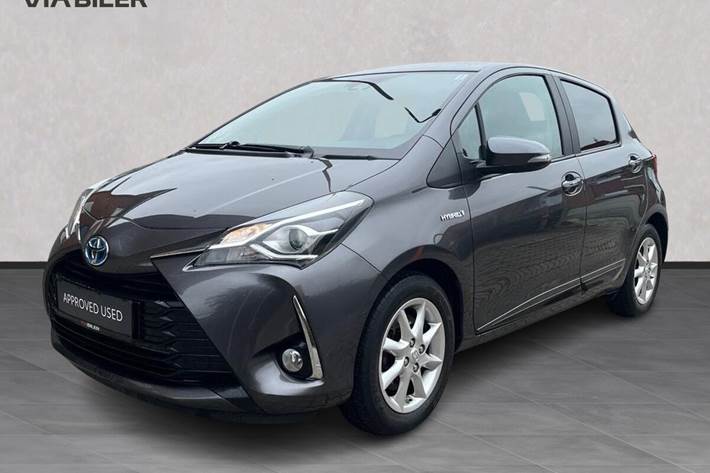 Grå Toyota Yaris fra 2017