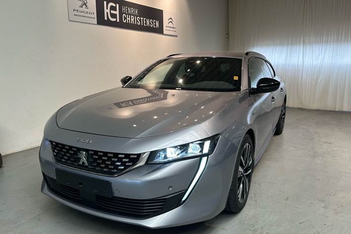 Grå Peugeot 508 fra 2021