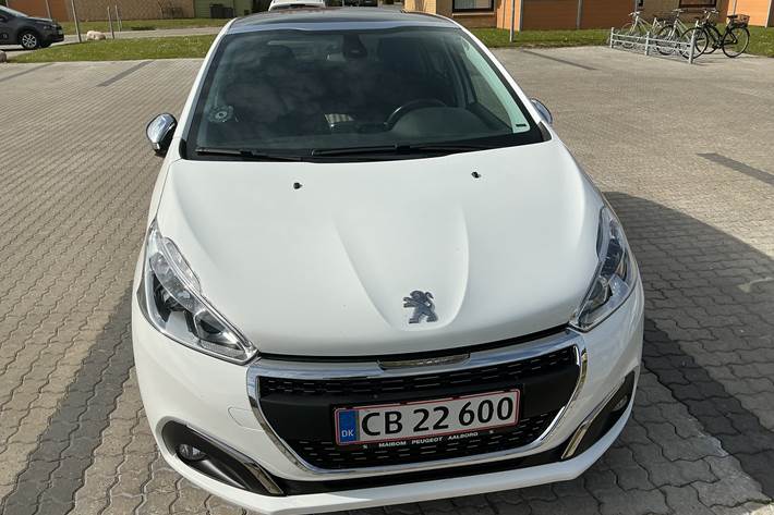 Hvid Peugeot 208 fra 2018