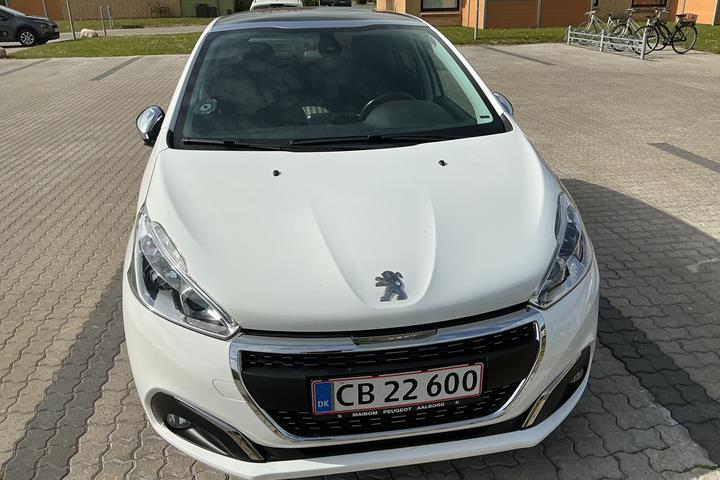 Hvid Peugeot 208 fra 2018