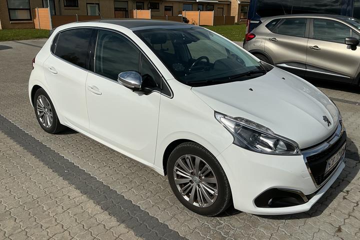 Hvid Peugeot 208 fra 2018
