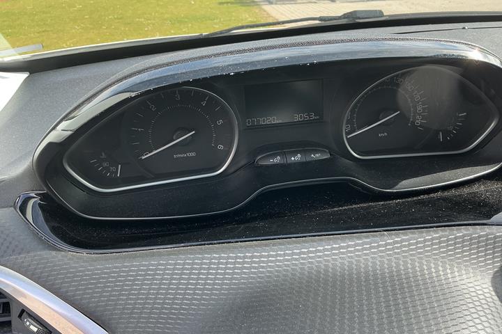 Hvid Peugeot 208 fra 2018