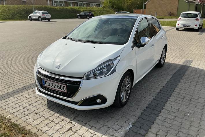 Hvid Peugeot 208 fra 2018