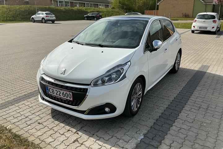 Hvid Peugeot 208 fra 2018