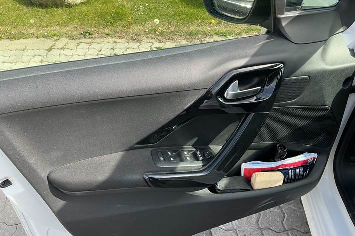 Hvid Peugeot 208 fra 2018