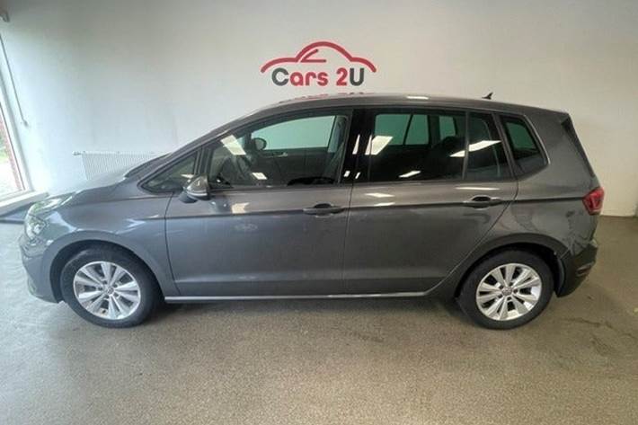 Grå VW Golf Sportsvan fra 2018