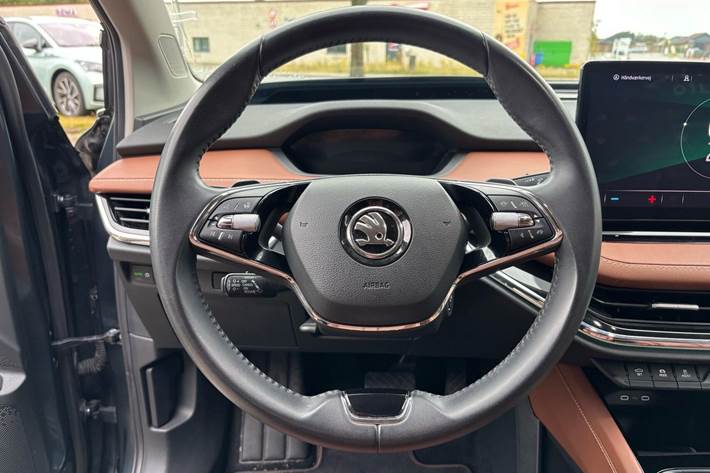 Grå Skoda Enyaq fra 2021