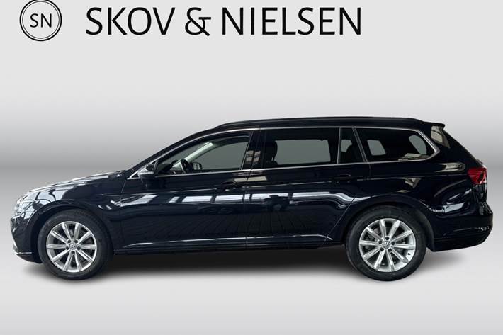 Sort VW Passat fra 2020