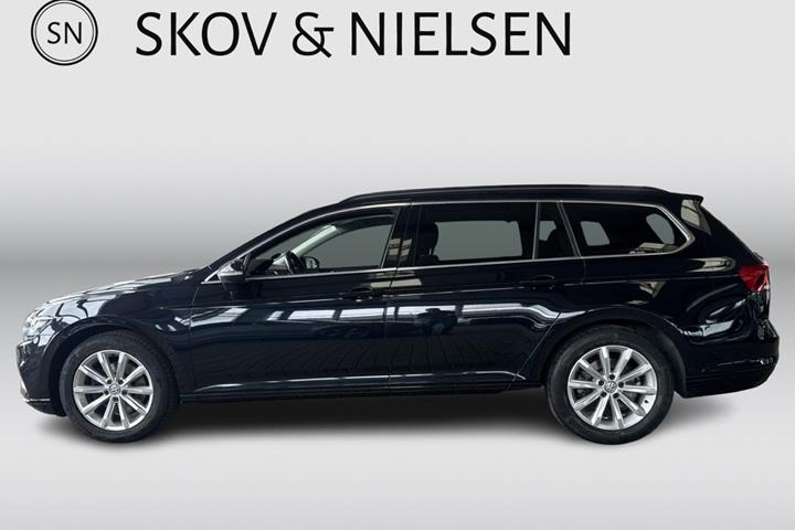 Sort VW Passat fra 2020
