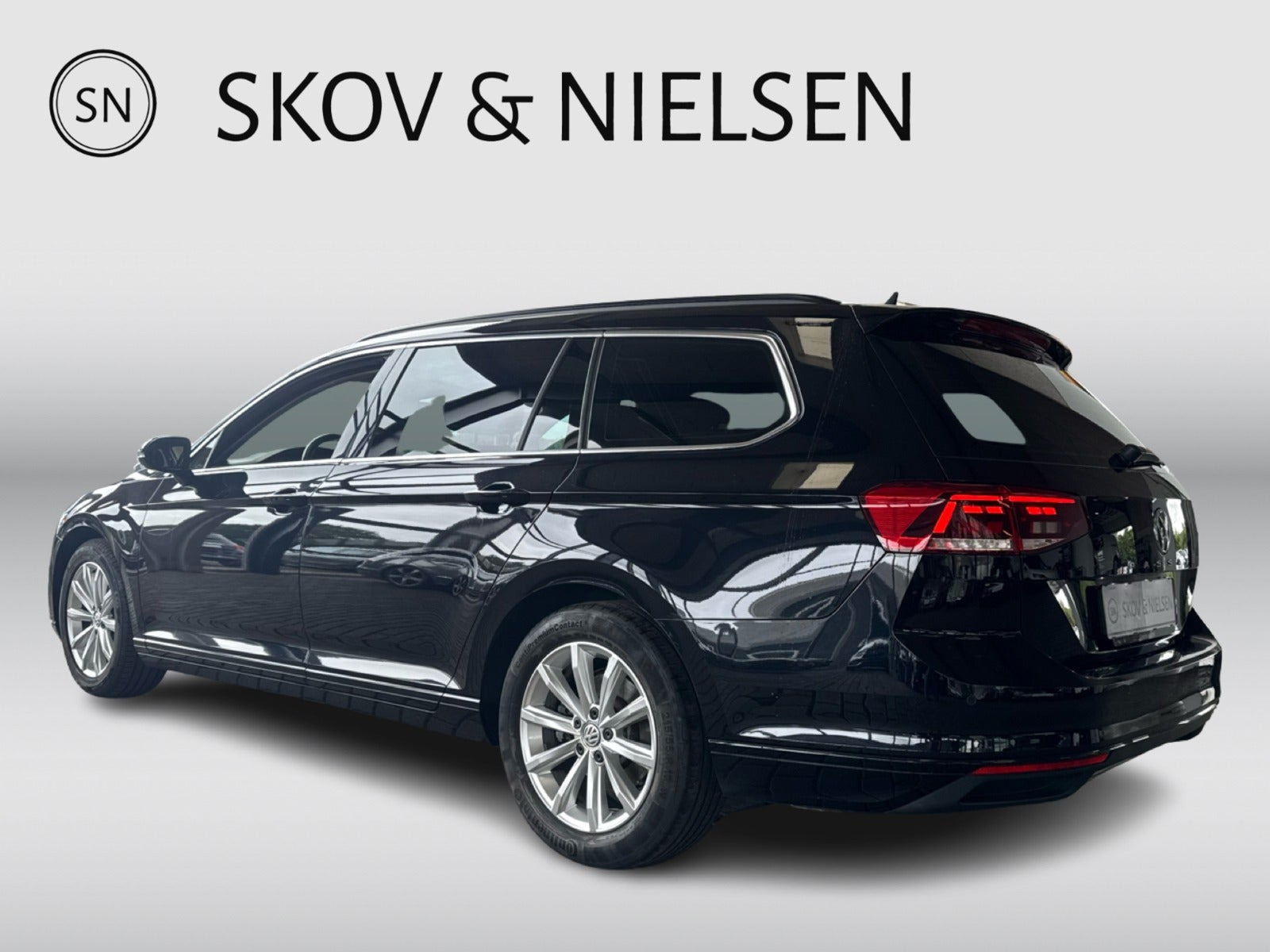 Sort VW Passat fra 2020