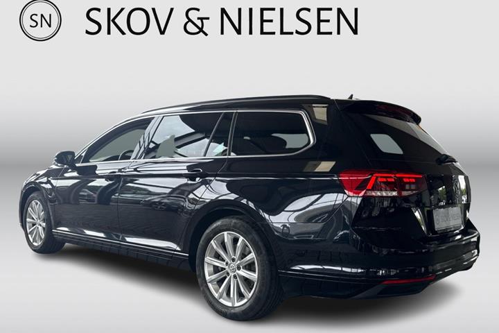 Sort VW Passat fra 2020
