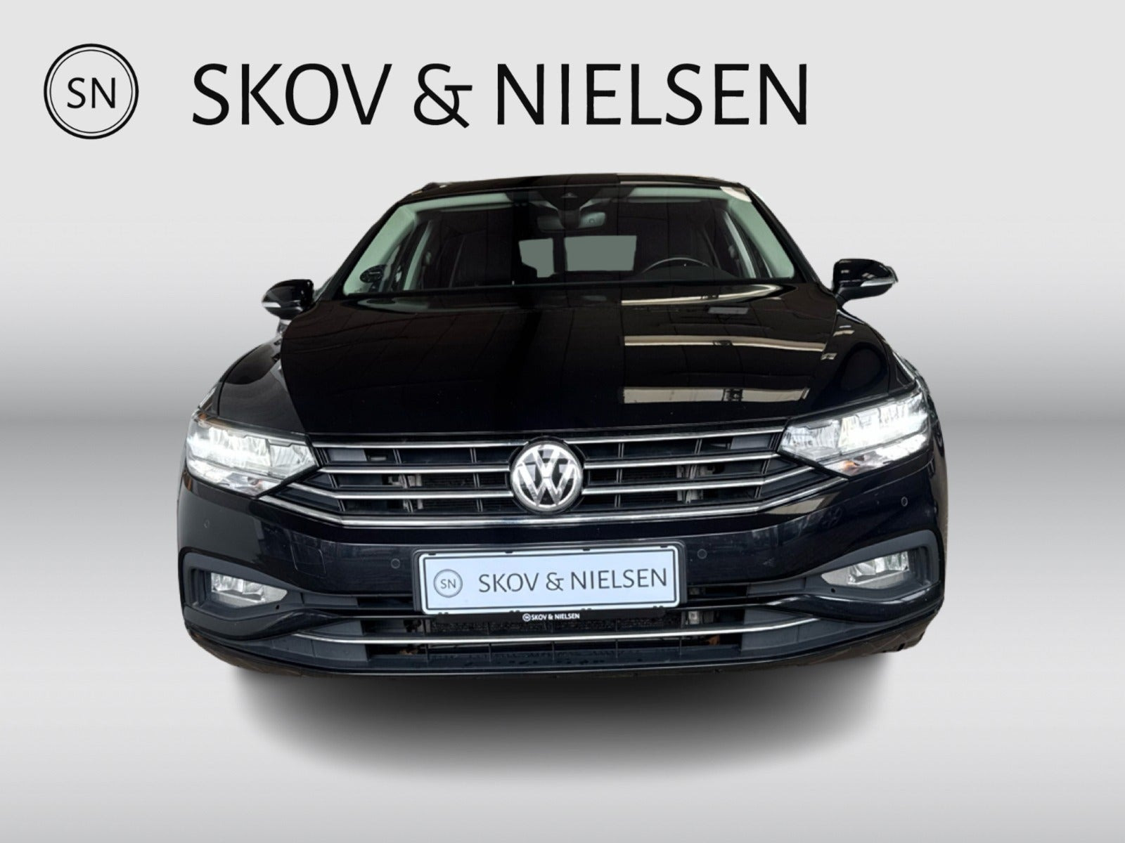Sort VW Passat fra 2020