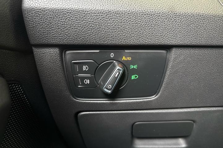 Sort VW Passat fra 2020