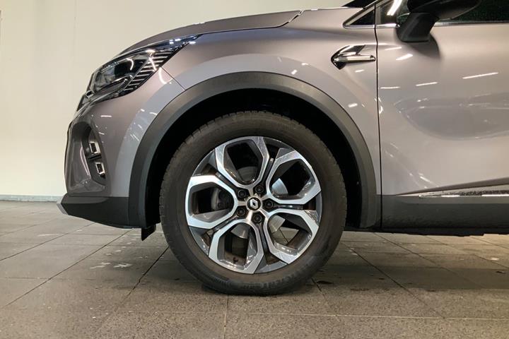 Grå Renault Captur fra 2021