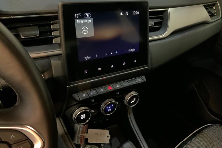 Grå Renault Captur fra 2021