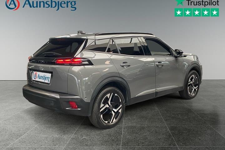 Grå Peugeot e-2008 fra 2025