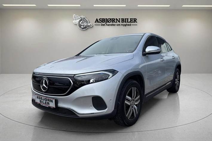 Sølv Mercedes EQA250+ fra 2023