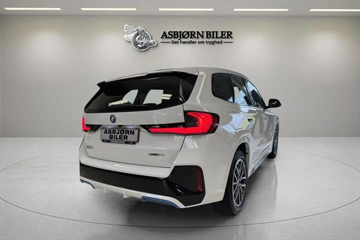 Hvid BMW iX1 fra 2023