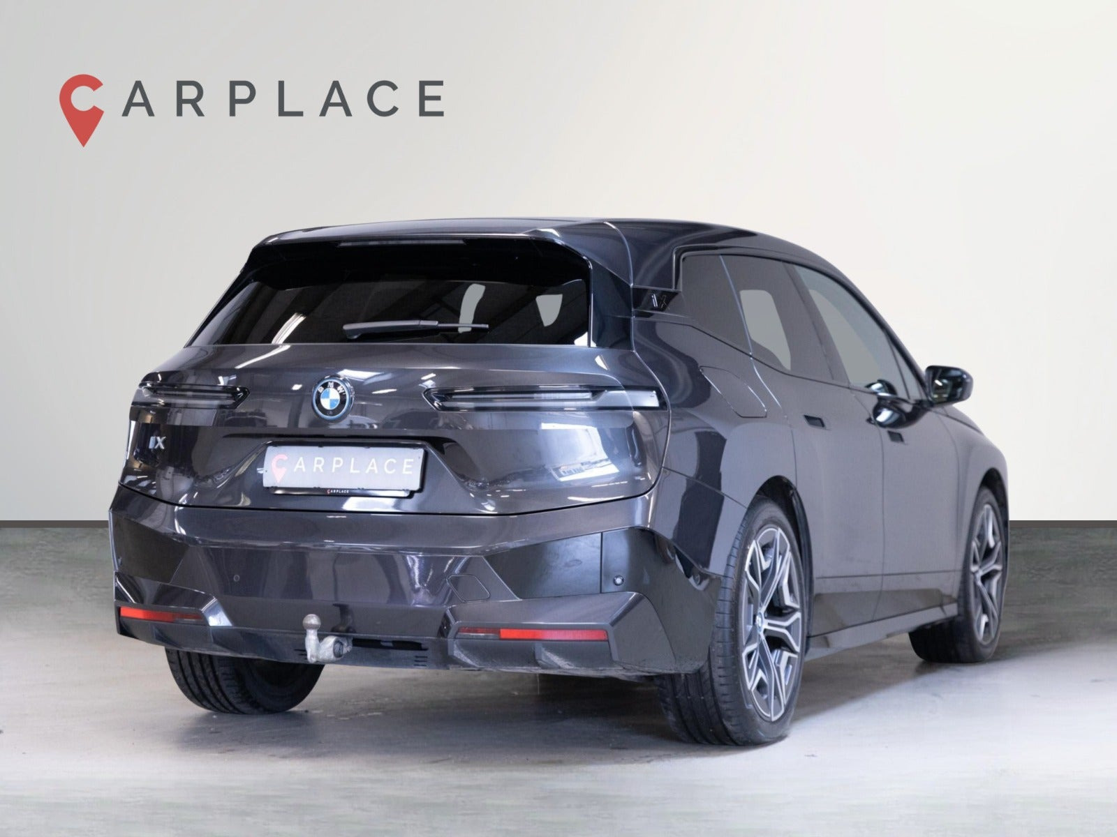 Grå BMW iX fra 2022