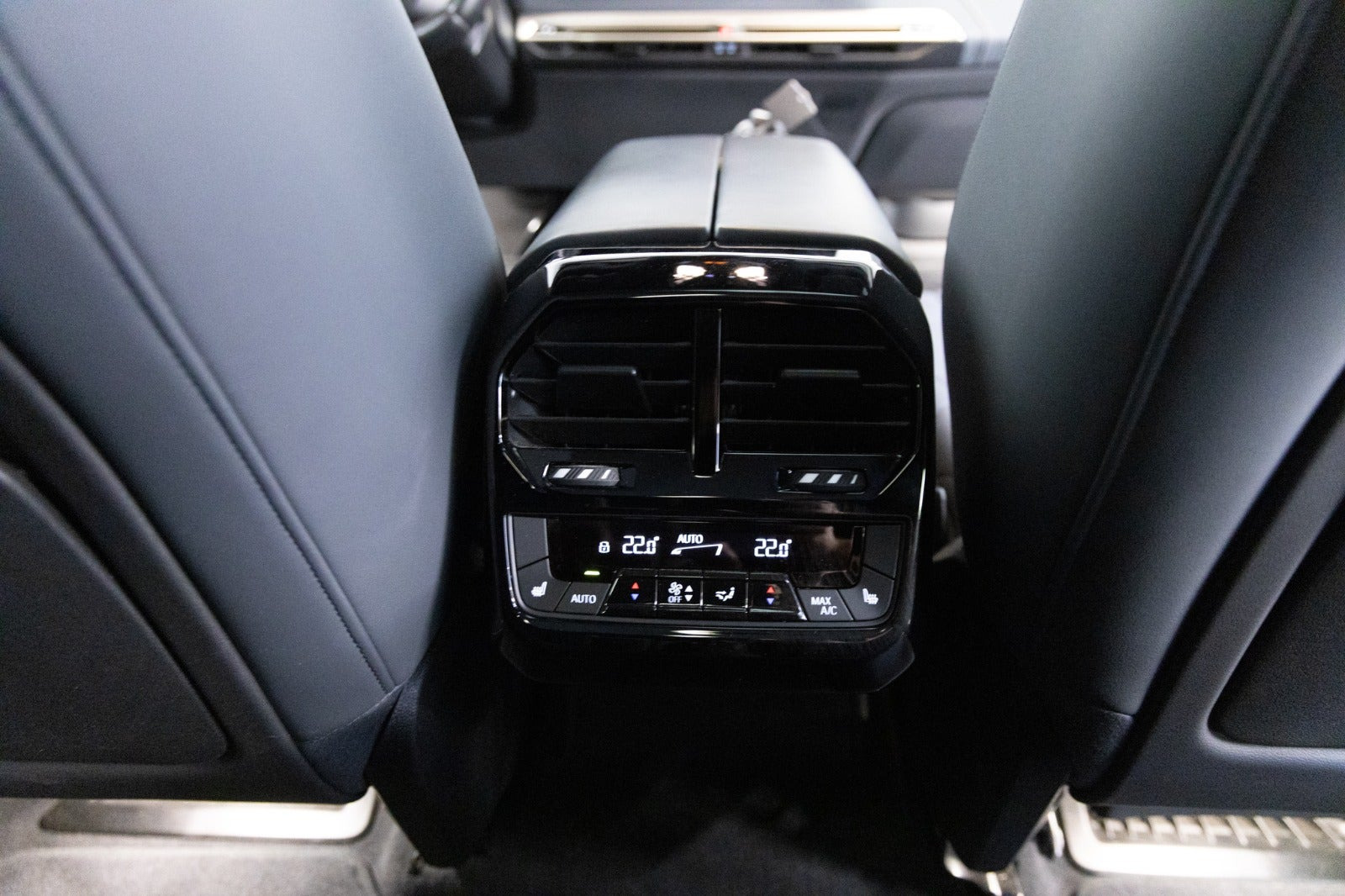 BMW iX xDrive40, 326hp, 2022