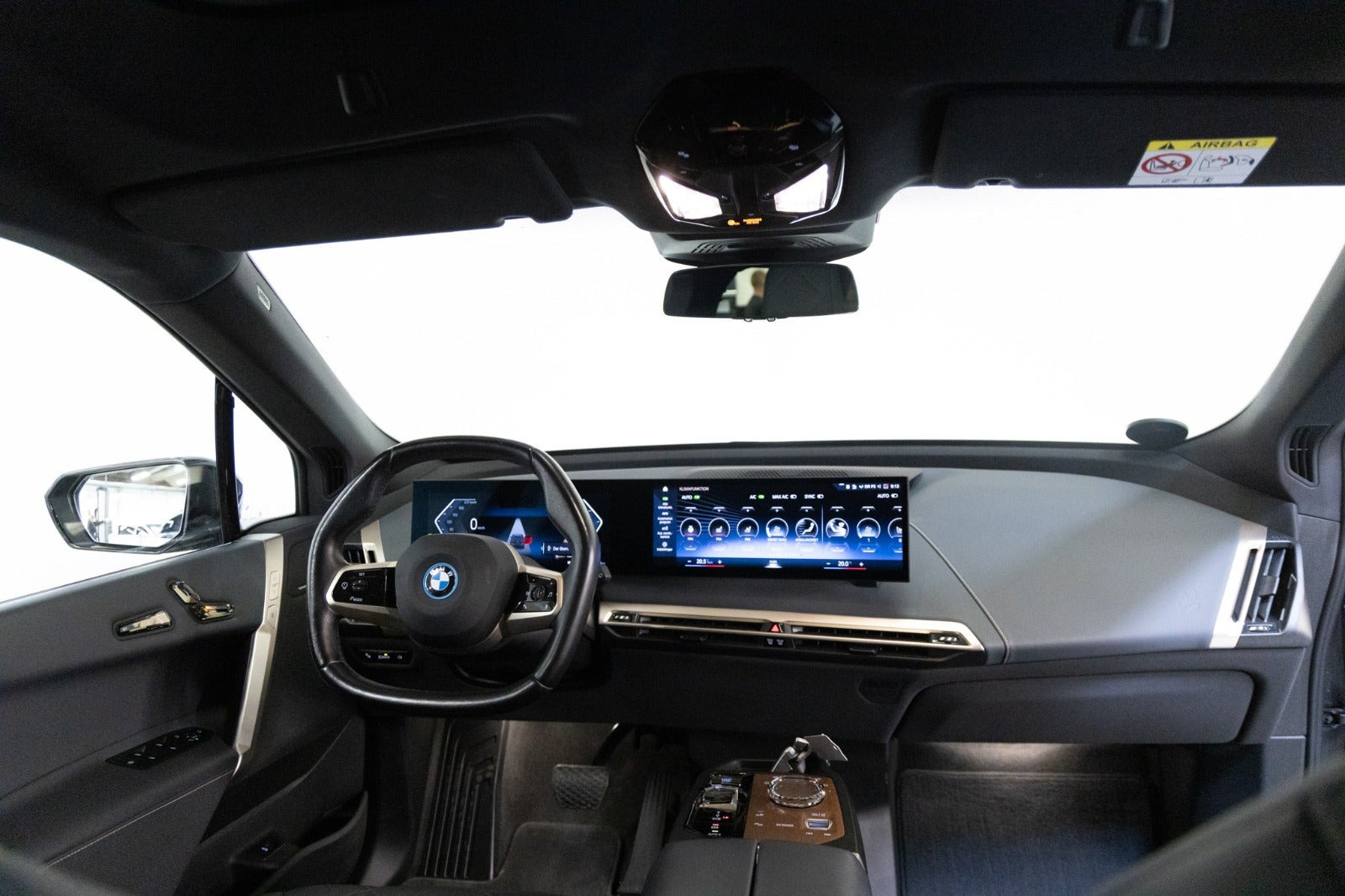 BMW iX xDrive40, 326hp, 2022