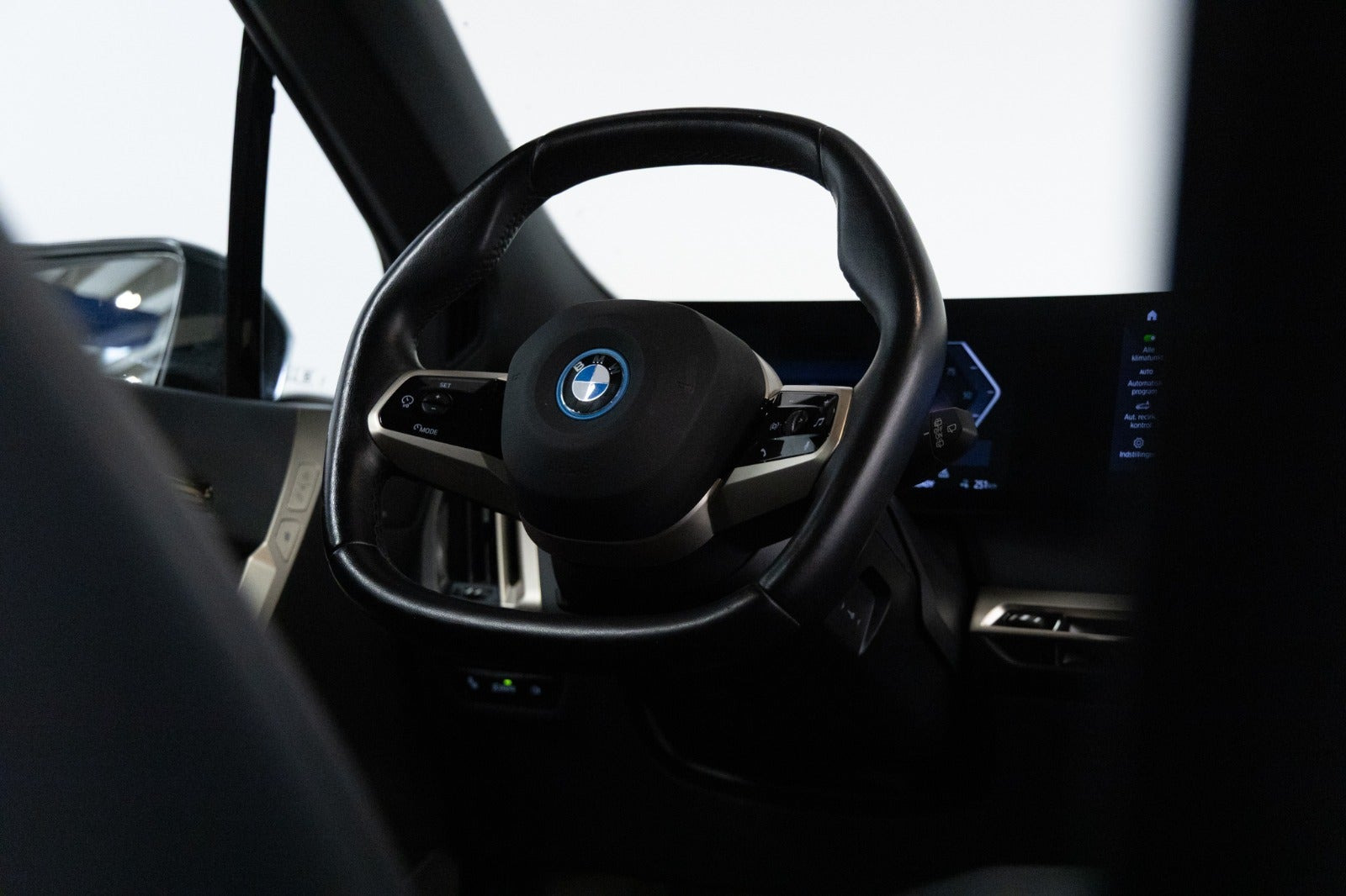 BMW iX xDrive40, 326hp, 2022