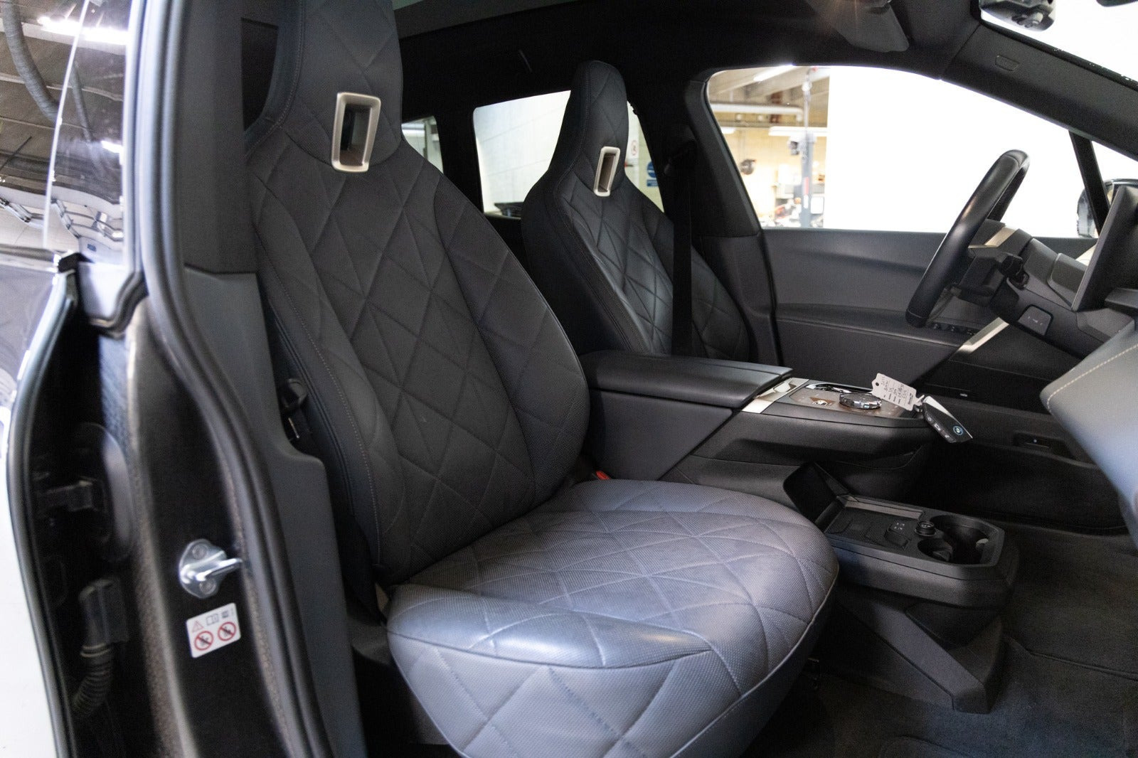 BMW iX xDrive40, 326hp, 2022