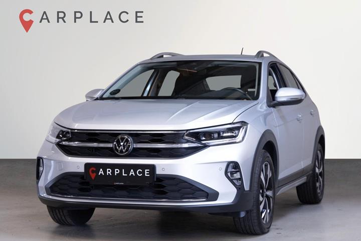 Sølv VW Taigo fra 2023 set udefra
