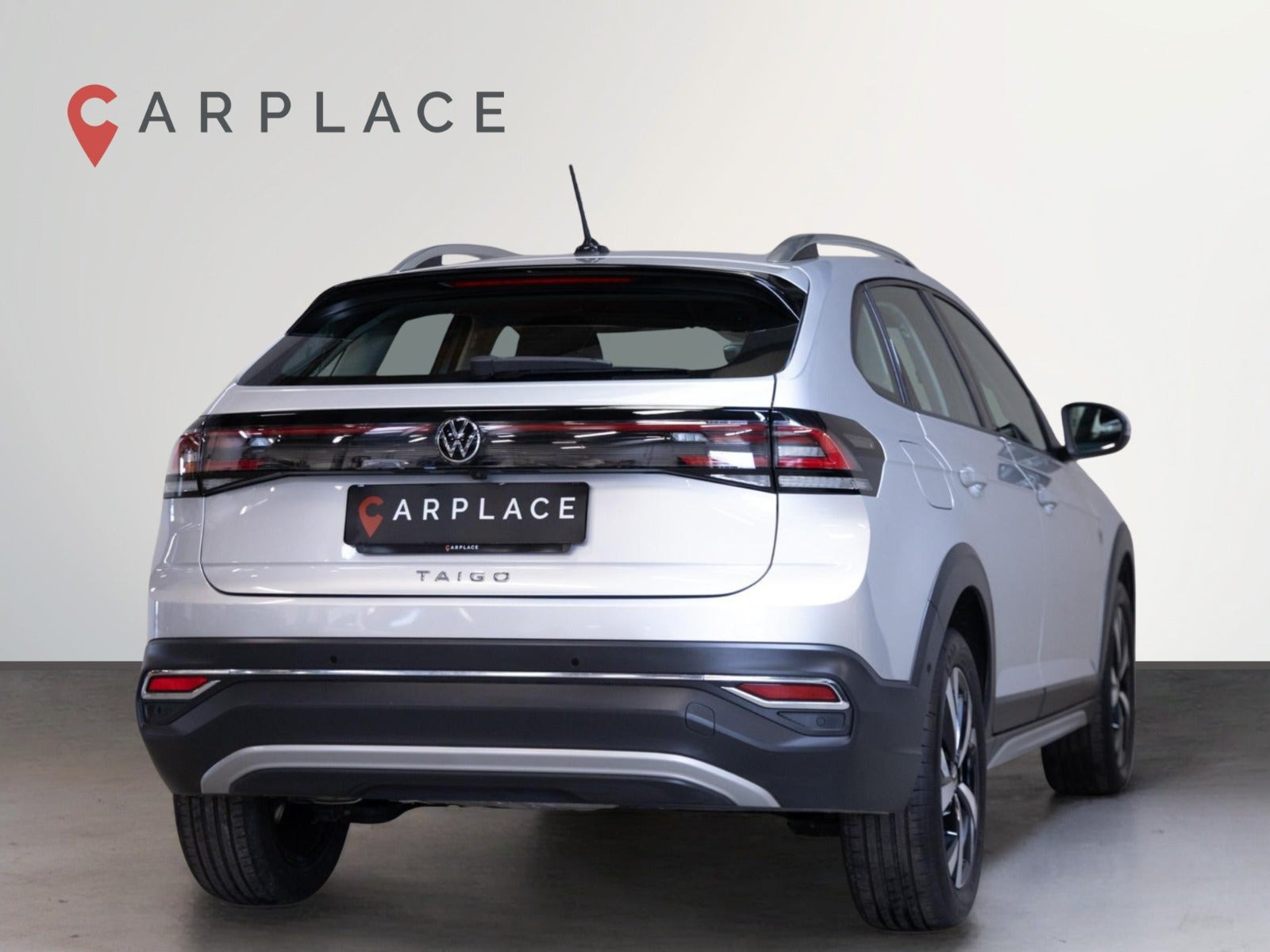 Sølv VW Taigo fra 2023
