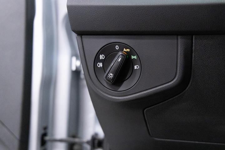 Sølv VW Taigo fra 2023