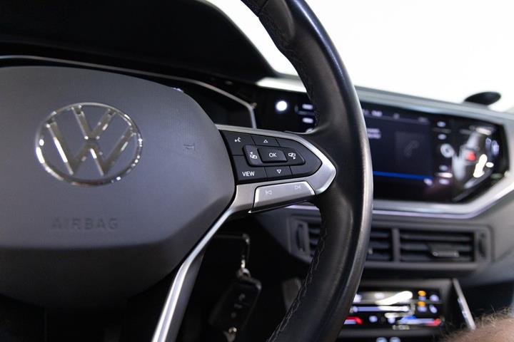 Sølv VW Taigo fra 2023