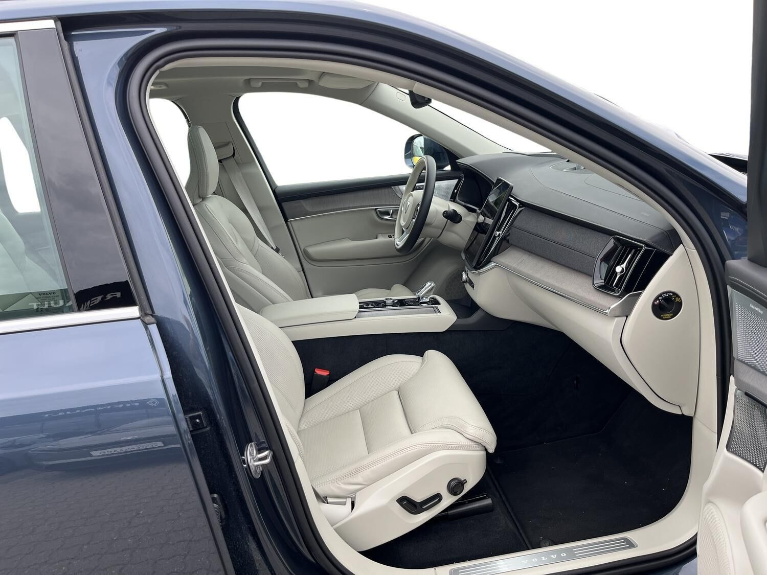 Blå Volvo XC90 fra 2026