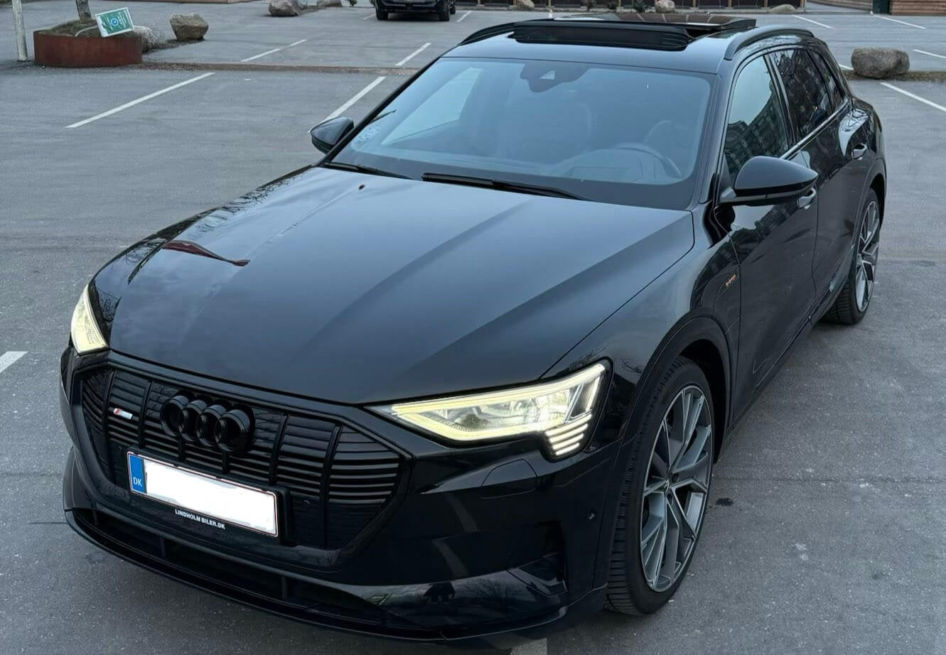 Sort Audi e-tron fra 2020