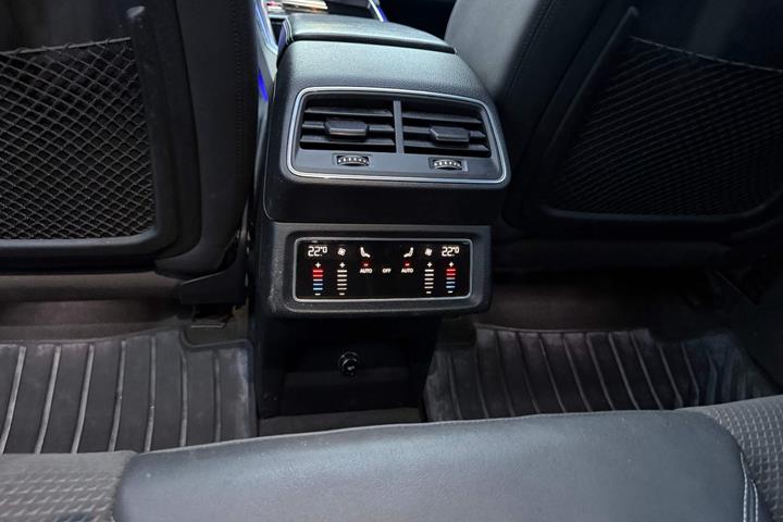 Sort Audi e-tron fra 2020
