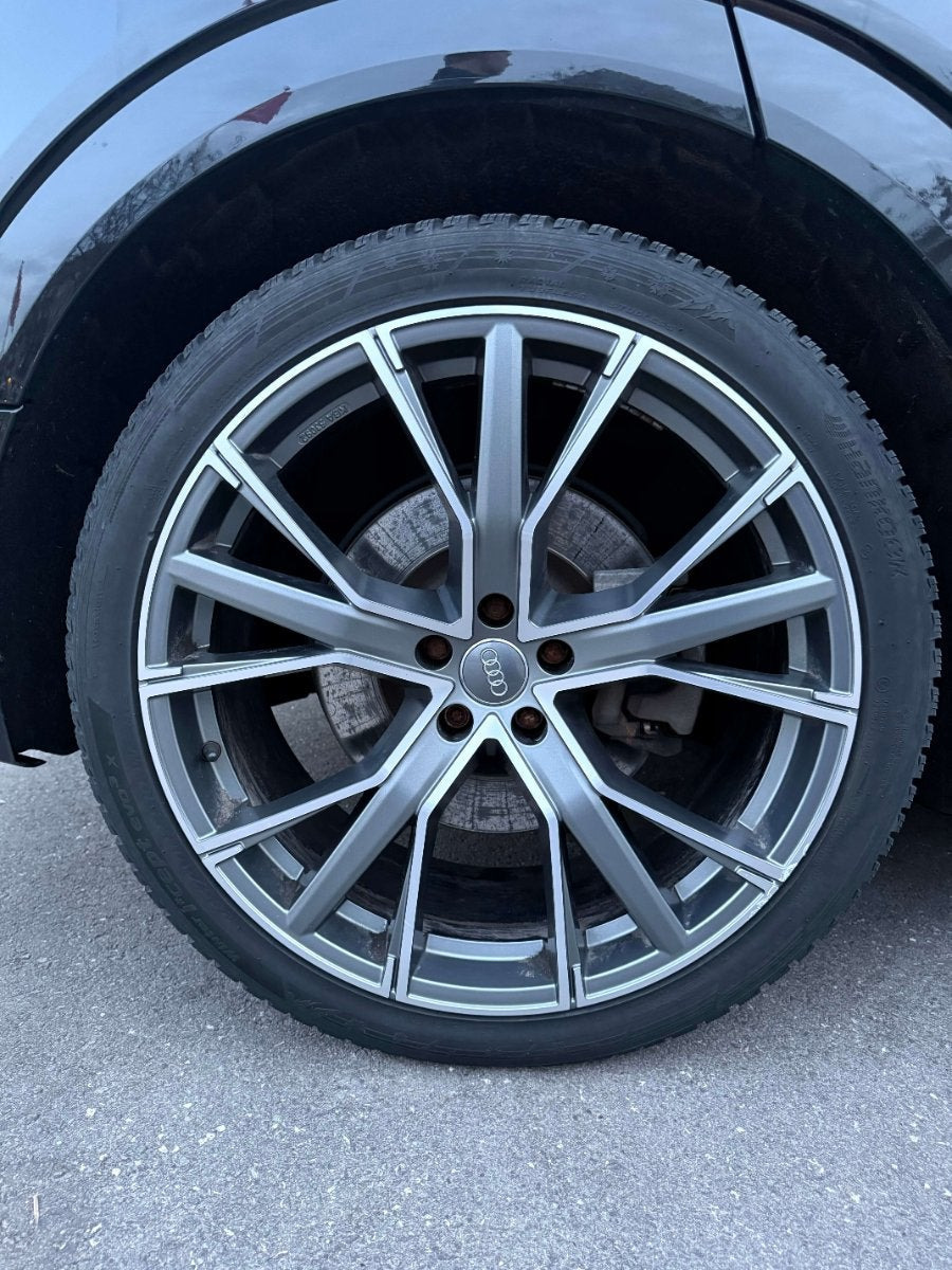 Sort Audi e-tron fra 2020