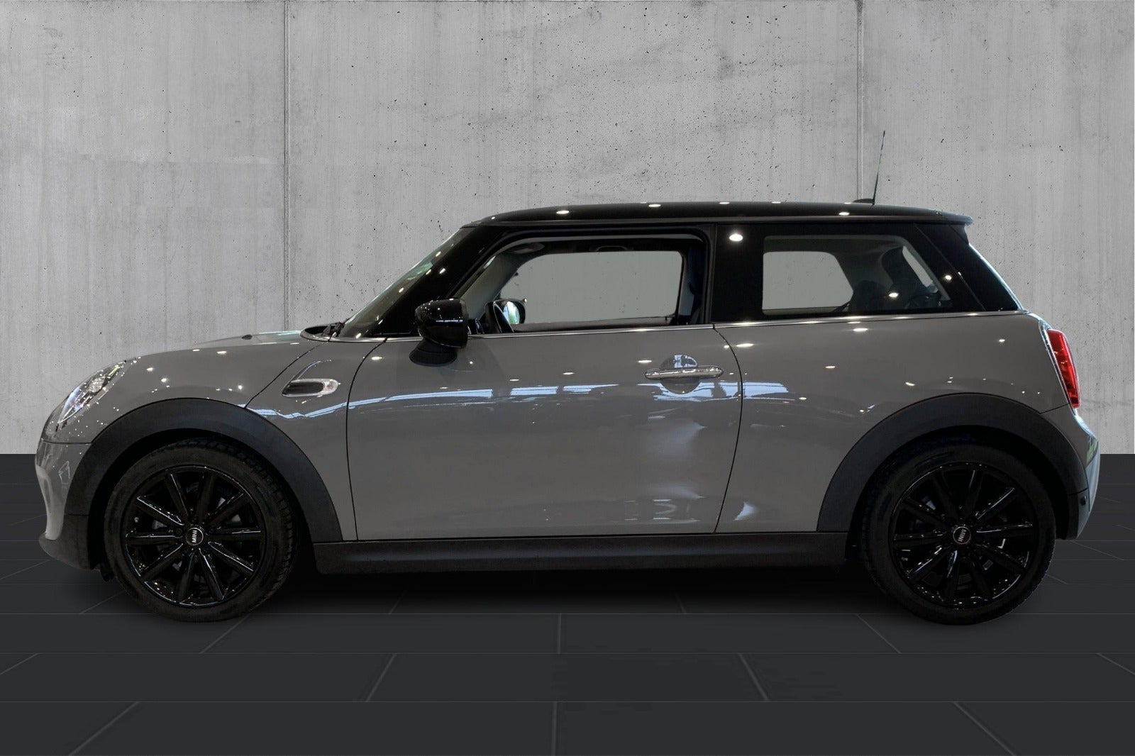 Grå Mini Cooper fra 2020