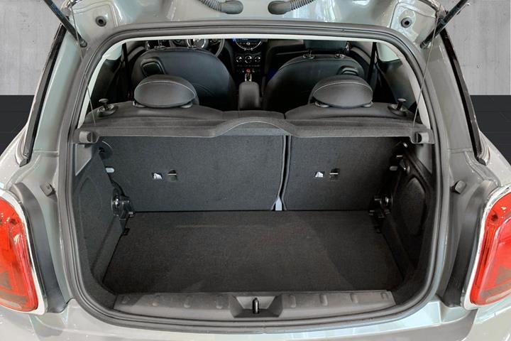 Grå Mini Cooper fra 2020