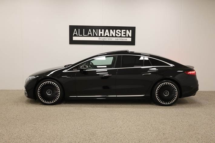 Sort Mercedes EQS53 fra 2023