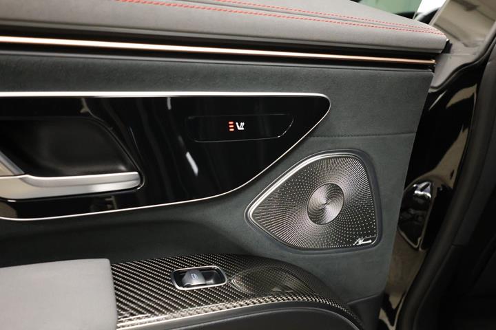 Sort Mercedes EQS53 fra 2023