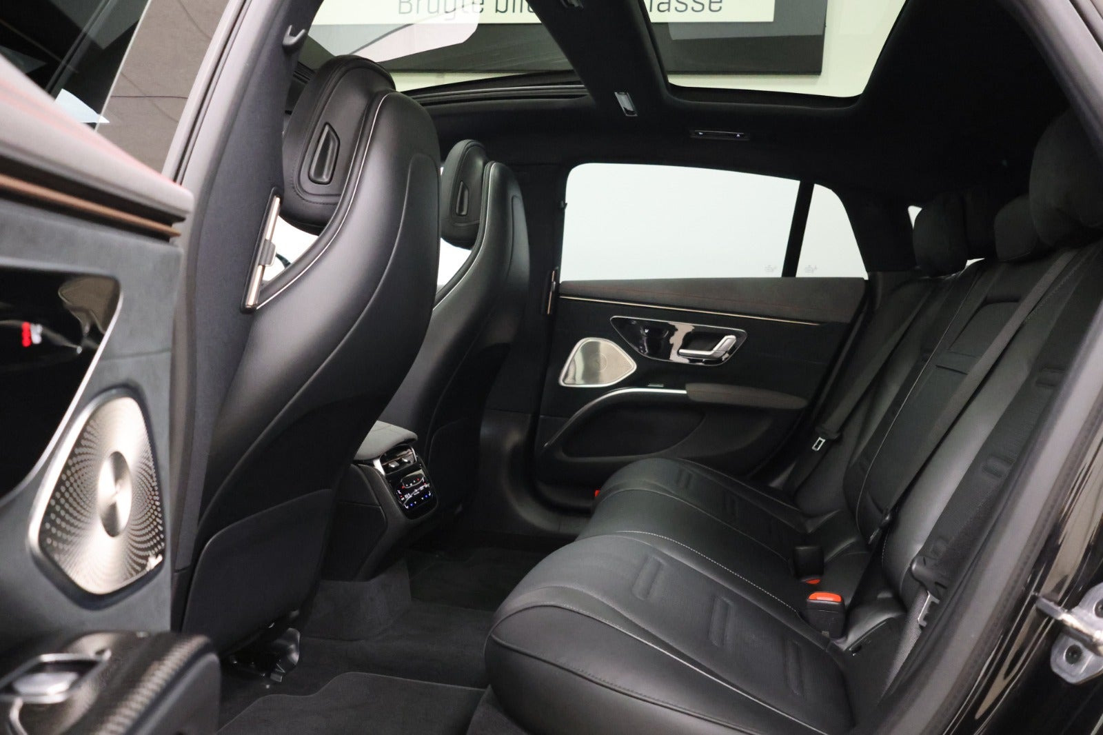 Sort Mercedes EQS53 fra 2023